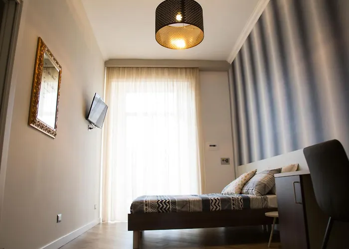 Garibaldi Guest house 3*