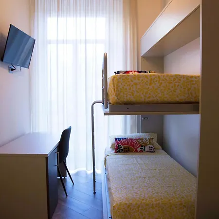 Garibaldi 4* Nápoly